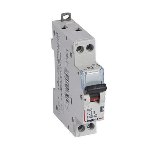 DX3 1P+N 10A Käyrä C 6/10kA katkaisija viitenumerolla 407726 brändiltä LEGRAND