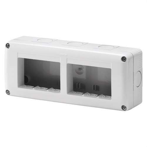 Pintakotelo SYSTEM -mekanismeille, 6 moduulia, IP40 viitenumerolla GW27005 brändiltä GEWISS