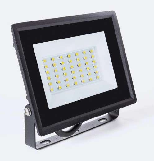 LGAR-E 10W 3000K 30G projektori piikillä viitenumerolla LGAR-E 10 30 30 brändiltä AVANT LED