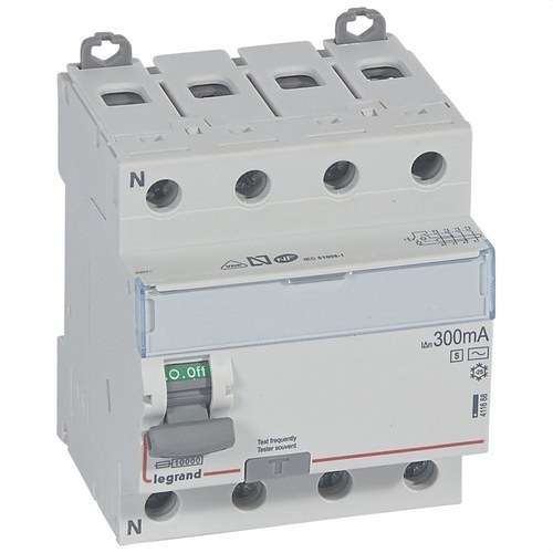 DX³ Vikavirtakytkin 4P 400V 40A Käyrä AC 300mA 4 moduulia viitenumerolla 411668 brändiltä LEGRAND