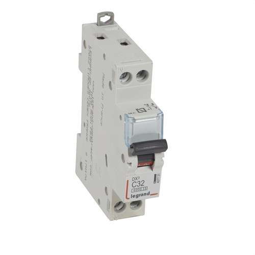 DX3 Magneettinen kytkin 1P+N 32A Käyrä C 6/10kA viitenumerolla 407731 brändiltä LEGRAND
