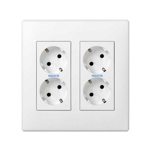 Simon 500 Cima pinta- tai uppoasennettava seinärasia, 2 kappaletta kaksinkertaisia elementtejä, joissa 2 valkoista kaksinkertaista pistorasiapohjaa viitenumerolla 51000201-030 brändiltä SIMON