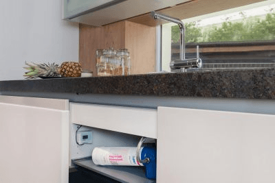 BWT AQA M300 juomaveden optimointiin tarkoitettu vedensuodatin viitenumerolla 812592 brändiltä ATH