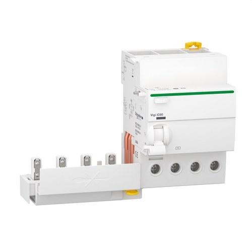 QUICK VIGI IC60 4P 40A 300mA-AC vikavirtasuojakytkin viitenumerolla A9Q14440 brändiltä SCHNEIDER ELECTRIC
